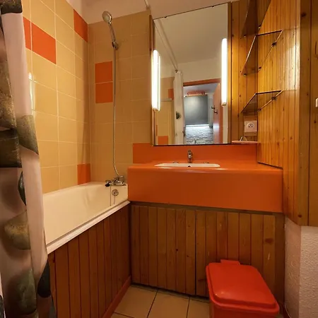 Apartment Cosy Pour 2 Pers, Centre Des Menuires, Au Pied Des Pistes - Fr-1-452-273