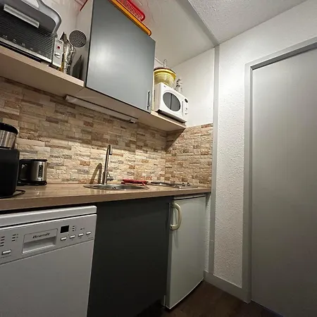 Cosy Pour 2 Pers, Centre Des Menuires, Au Pied Des Pistes - Fr-1-452-273 Apartment